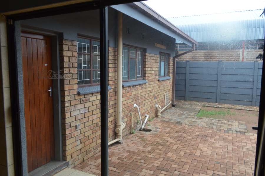 Commercial Property for Sale in Collerville North West